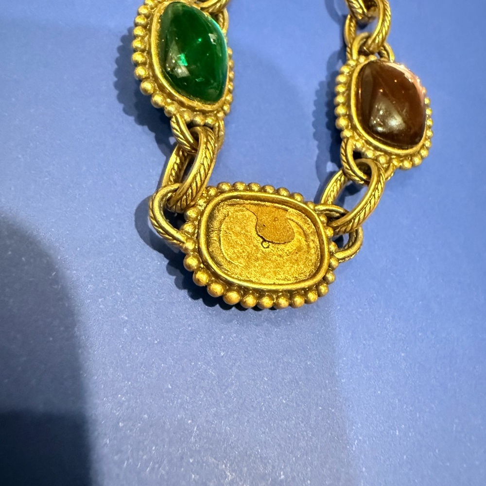 Yves Saint Laurent Vintage “Gripoix” Gold Plated Necklace. - Picture 4 of 6